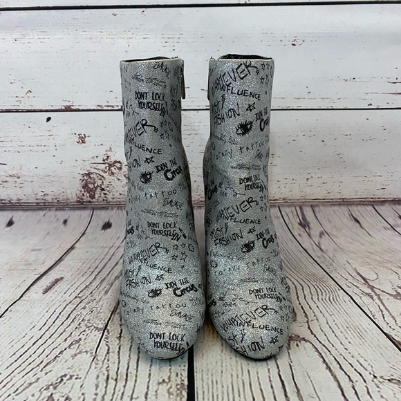 sam edelman connelly